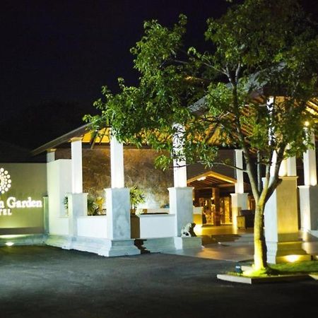 Full Moon Garden Hotel Negombo Eksteriør billede