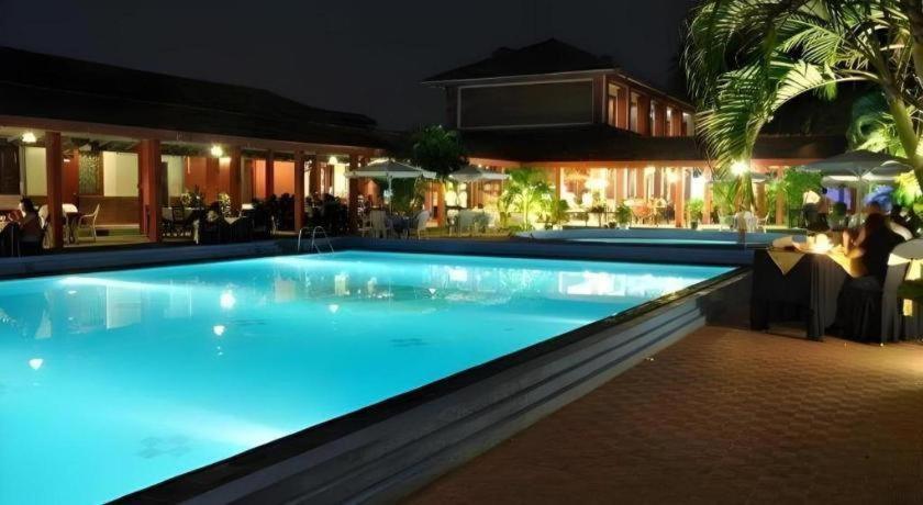 Full Moon Garden Hotel Negombo Eksteriør billede