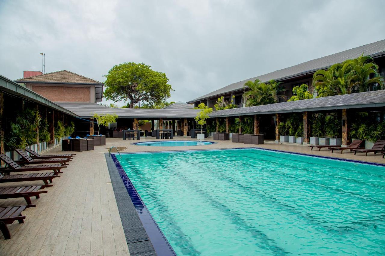 Full Moon Garden Hotel Negombo Eksteriør billede